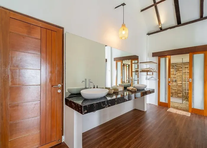 5br In Ungasan, Infinity Pool With Sea View